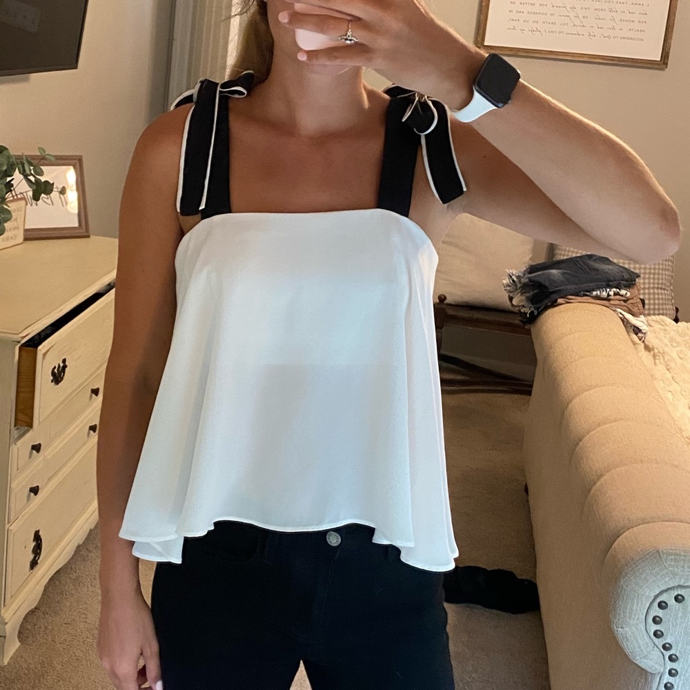 Black & white crop top!